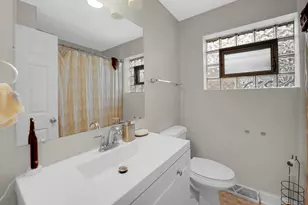 1105 W 123rd St, Calumet Park, IL 60827 - Photo 9