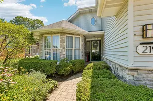 219 Woodlawn Dr, Mundelein, IL 60060 - Photo 3