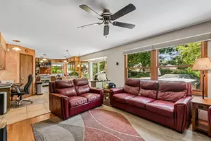 219 Woodlawn Dr, Mundelein, IL 60060 - Photo 5