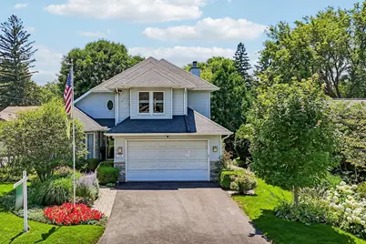 219 Woodlawn Drive, Mundelein, IL 60060 - Photo 1