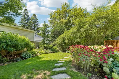 219 Woodlawn Drive, Mundelein, IL 60060 - Photo 35