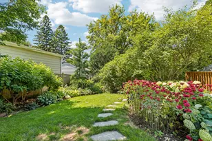 219 Woodlawn Dr, Mundelein, IL 60060 - Photo 35