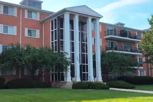1060 N Farnsworth Ave, Aurora, IL 60505 - Photo 1