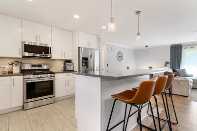 138 S Berteau Avenue, Bartlett, IL 60103 - Photo 9