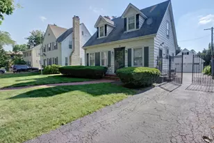 1113 Douglas Ct, Waukegan, IL 60085 - Photo 3