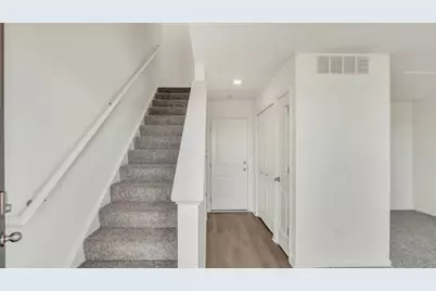 2720 Arrowhead Drive, Pingree Grove, IL 60140 - Photo 3