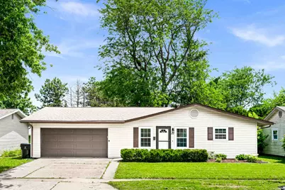 816 Mayflower Avenue, Bloomington, IL 61701 - Photo 1