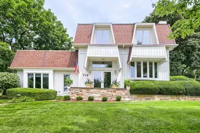 718 N 2nd Avenue, Saint Charles, IL 60174 - Photo 1