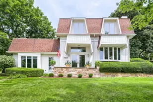 718 N 2nd Ave, Saint Charles, IL 60174 - Photo 1