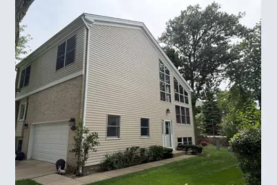 222 Thomas Drive, Wood Dale, IL 60191 - Photo 1