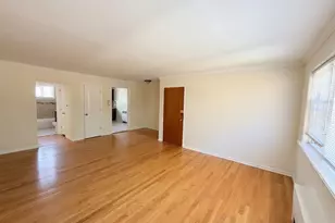 2605 W Fitch Ave, Chicago, IL 60645 - Photo 3