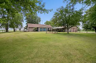 5472 E 2000 N Rd, Kankakee, IL 60901 - Photo 3