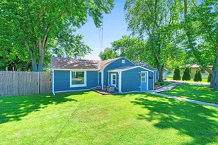 817 S Hugh St, Plano, IL 60545 - Photo 3