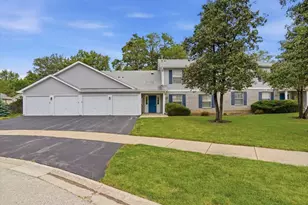 1291 N Red Oak Cir, Round Lake Beach, IL 60073 - Photo 1