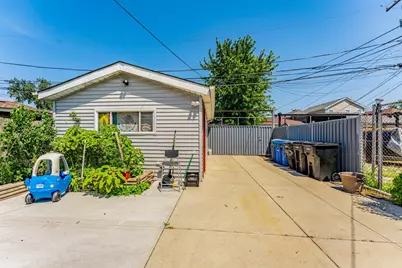 5933 S Sacramento Avenue, Chicago, IL 60629 - Photo 17