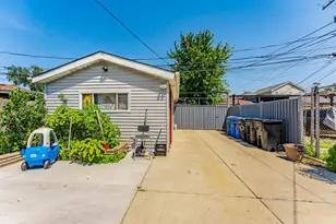 5933 S Sacramento Ave, Chicago, IL 60629 - Photo 17