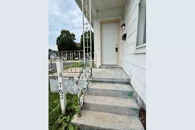 703 Park Place, Sterling, IL 61081 - Photo 3