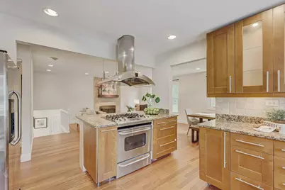 223 W Tanglewood Drive, Arlington Heights, IL 60004 - Photo 7