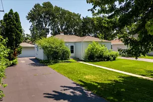 17 S Walnut St, Palatine, IL 60067 - Photo 1