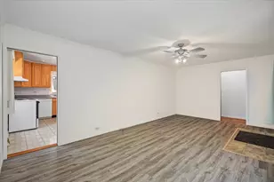 17 S Walnut St, Palatine, IL 60067 - Photo 7