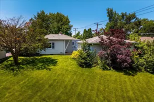 17 S Walnut St, Palatine, IL 60067 - Photo 3