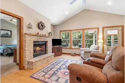 4 N Acorn Court, Galena, IL 61036 - Photo 3