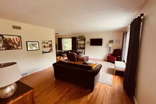 1725 Happ Rd, Northbrook, IL 60062 - Photo 5
