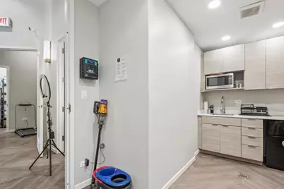2223 W Belmont Avenue, Chicago, IL 60618 - Photo 11