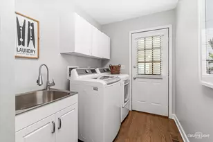1N055 Coventry Dr, Carol Stream, IL 60188 - Photo 17