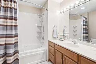 100 N Bokelman St, Roselle, IL 60172 - Photo 11