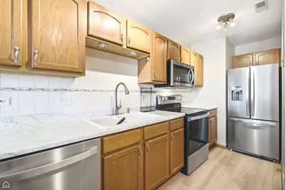 100 N Bokelman Street #429, Roselle, IL 60172 - Photo 3