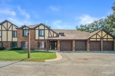 1623 Salisbury Court #C, Wheaton, IL 60187 - Photo 1