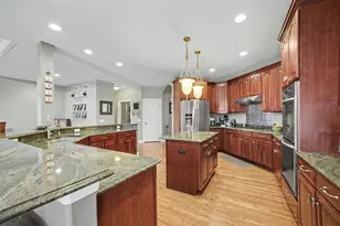 430 Pheasant Hill Dr, North Aurora, IL 60542 - Photo 9