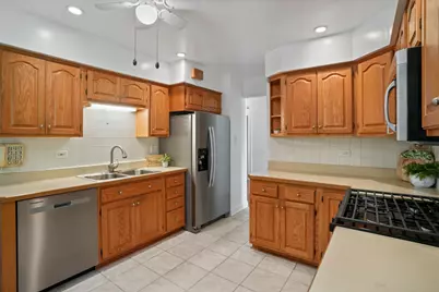 1419 W Saint James Place, Arlington Heights, IL 60005 - Photo 7