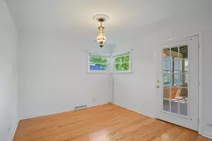 1419 W St James Pl, Arlington Heights, IL 60005 - Photo 13