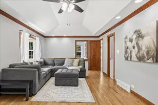 116 Valley Dr, Oakwood Hills, IL 60013 - Photo 3