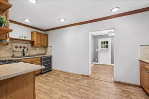 116 Valley Dr, Oakwood Hills, IL 60013 - Photo 7
