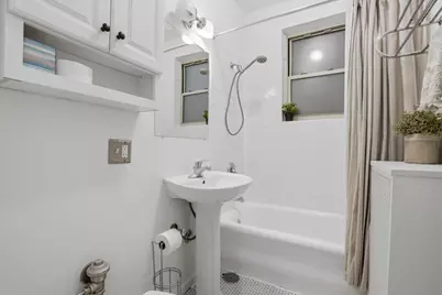 240 S Maple Avenue #1W, Oak Park, IL 60302 - Photo 9