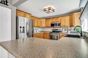 319 Deer Lake Dr, Hainesville, IL 60030 - Photo 13