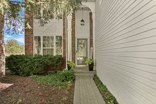 319 Deer Lake Dr, Hainesville, IL 60030 - Photo 3