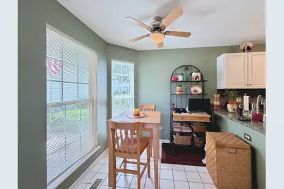 1150 Hawthorne Lane #1150, Elk Grove Village, IL 60007 - Photo 5