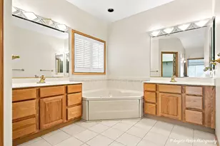 8420 St Moritz Dr, Spring Grove, IL 60081 - Photo 13
