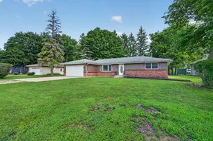 307 W Lincoln Ave, Gardner, IL 60424 - Photo 3