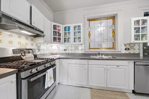 425 Greenwood St, Evanston, IL 60201 - Photo 13