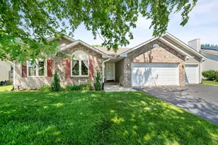 219 Acorn Dr, Poplar Grove, IL 61065 - Photo 1