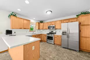 219 Acorn Dr, Poplar Grove, IL 61065 - Photo 17