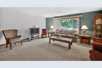 1811 Park Avenue, Sycamore, IL 60178 - Photo 7