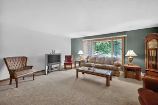 1811 Park Ave, Sycamore, IL 60178 - Photo 7