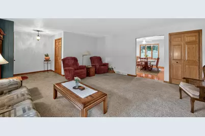 1811 Park Avenue, Sycamore, IL 60178 - Photo 9