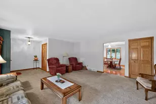 1811 Park Ave, Sycamore, IL 60178 - Photo 9